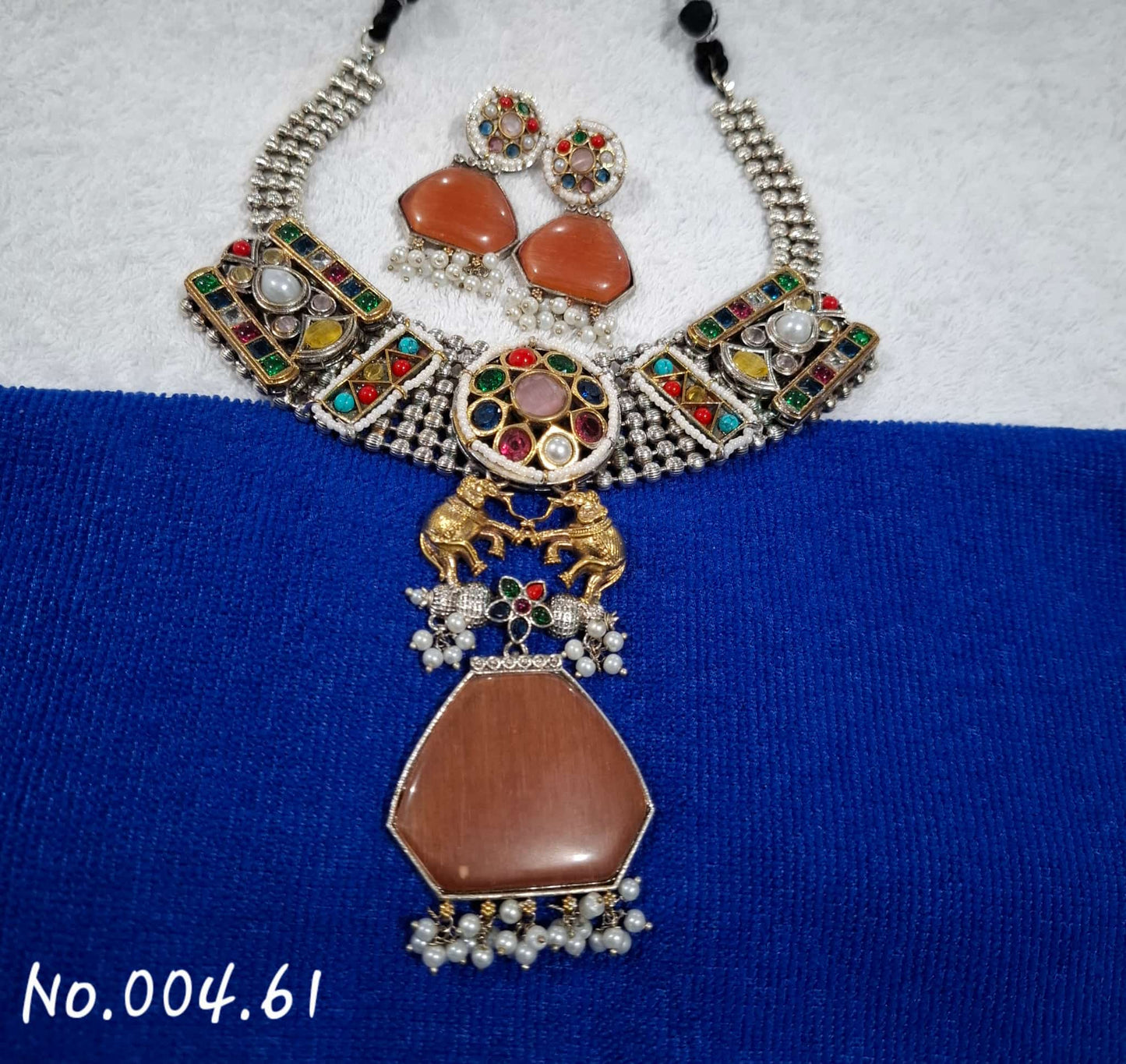 FUSION TRENDY HEAVY NECKLACE WITH EARRING - PEACH