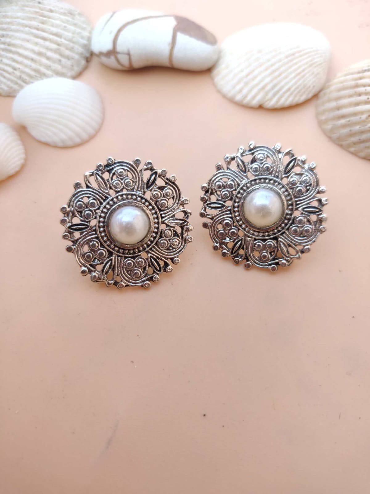 BEAUTIFUL OXIDISED STUD
