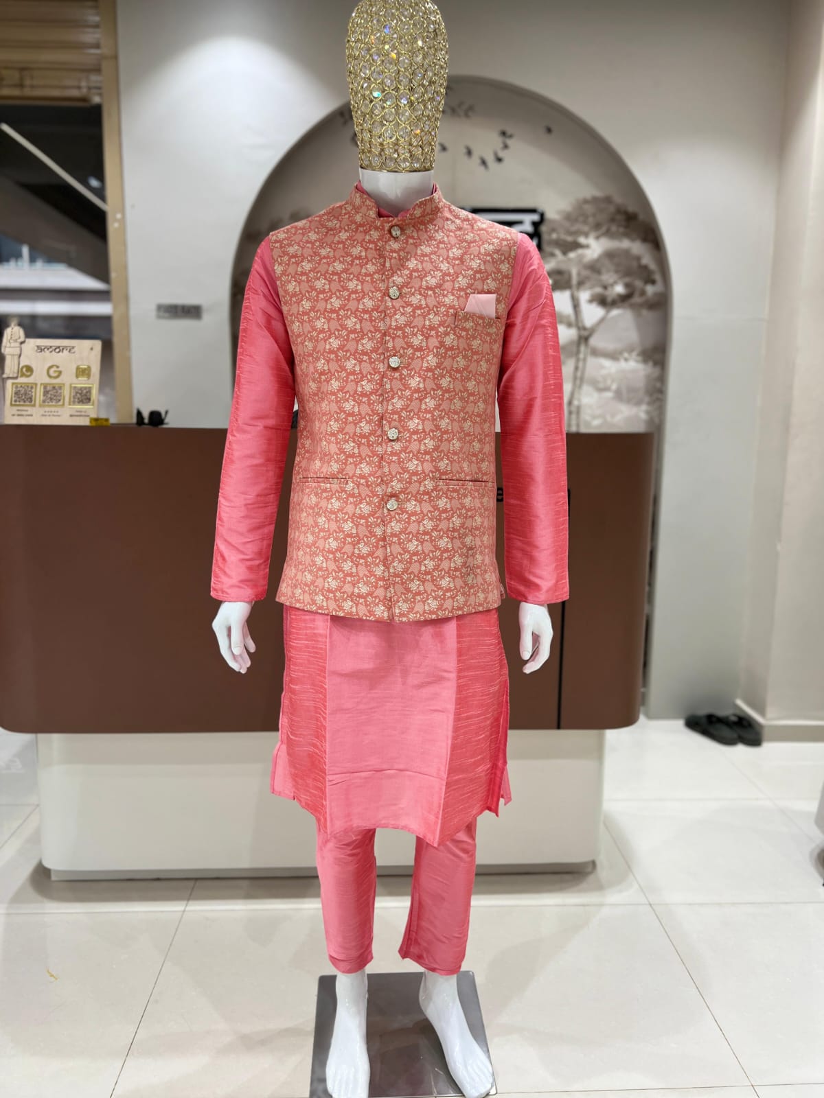 MEN’S STYLISH KURTA PYJAMA WITH JACKET