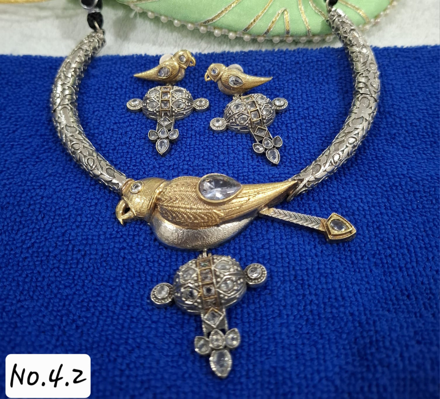 DUAL TONE STATMENT NECKLACE WITH EARRING