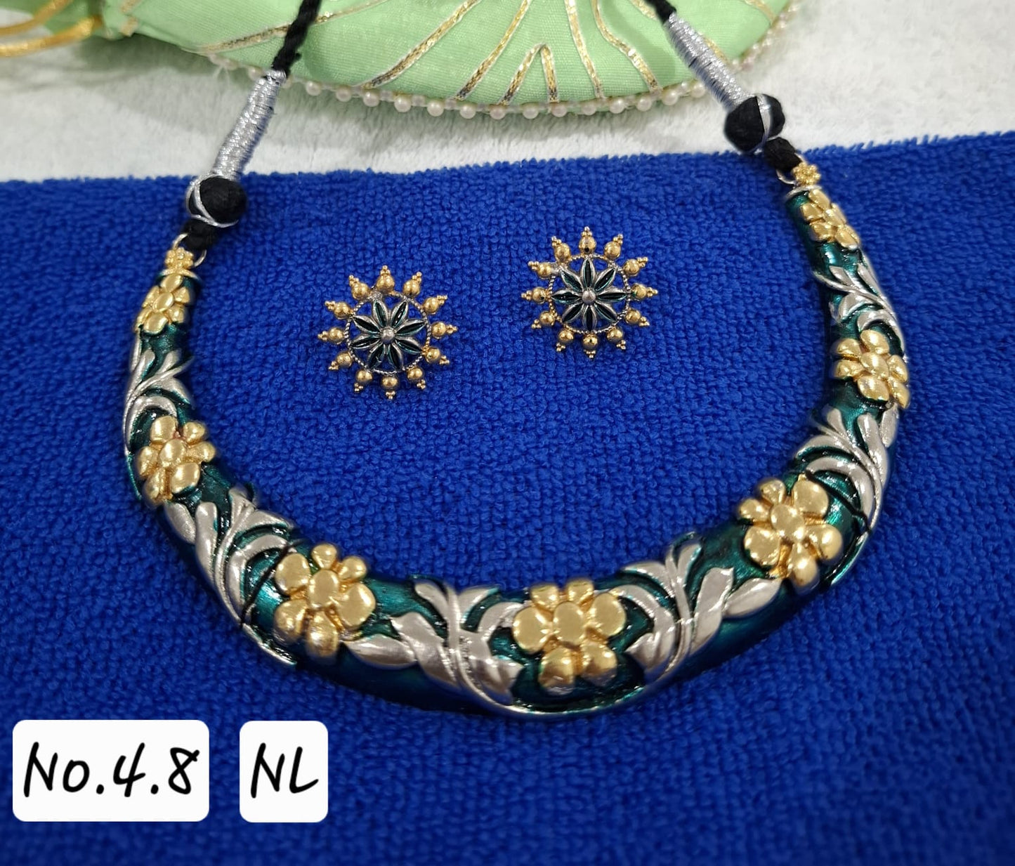 BEAUTIFUL STATMENT NECKLACE WITH EARRING