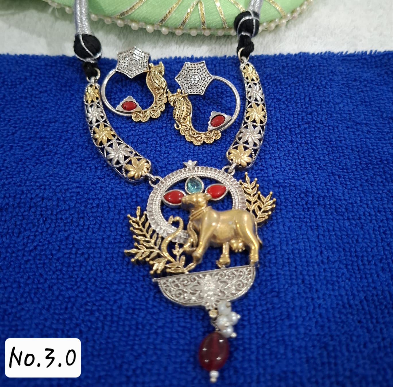 BEAUTIFUL FUSION NECKLACE WITH EARRING