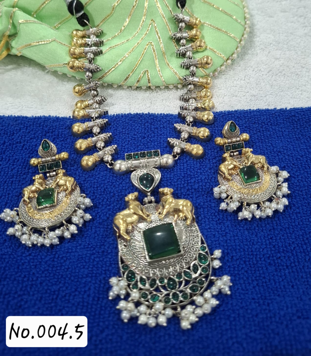 BEAUTIFUL FUSION NECKLACE WITH EARRING -GREEN