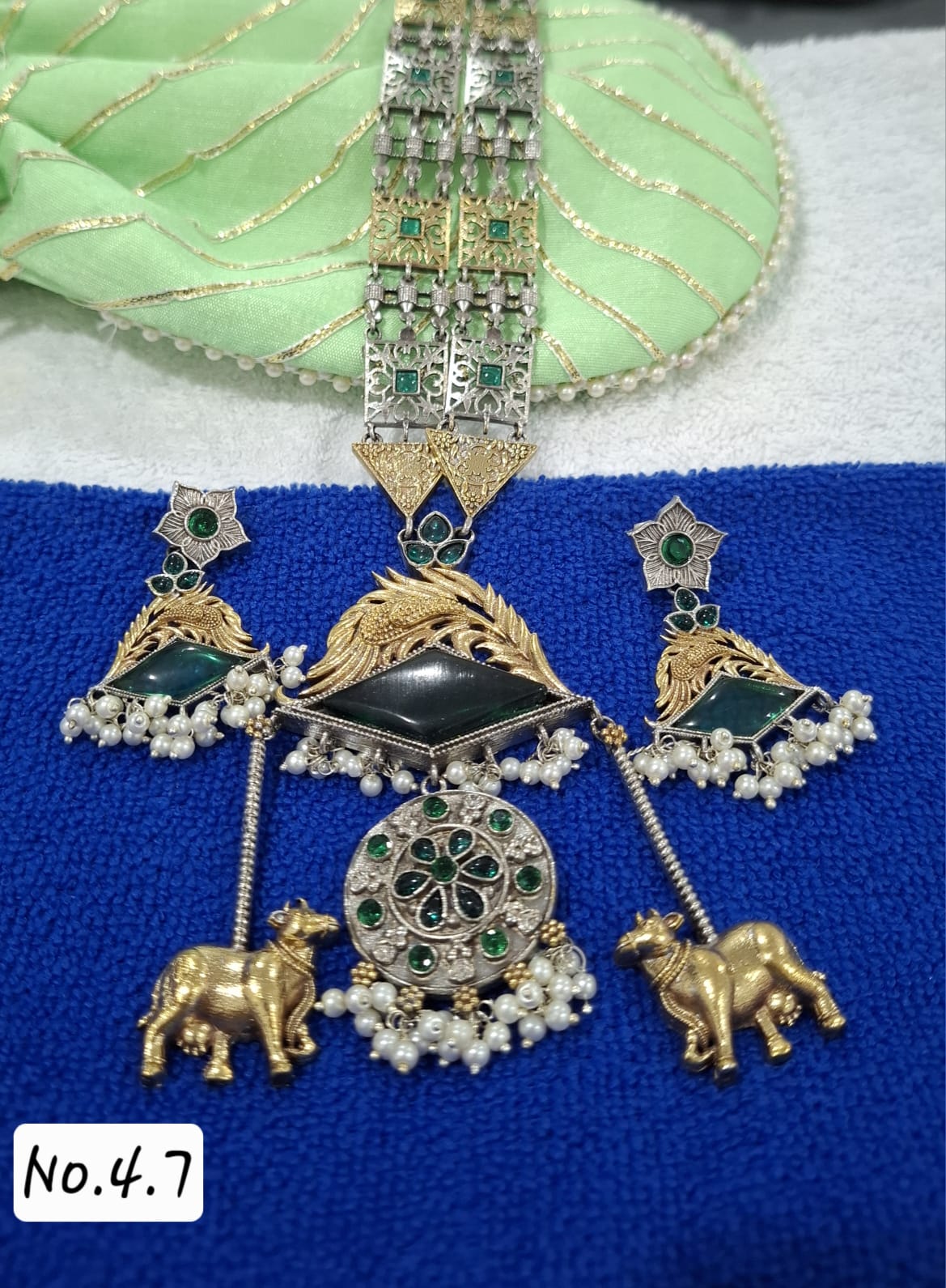 BEAUTIFUL FUSION LONG NECKLACE WITH EARRING - GREEN