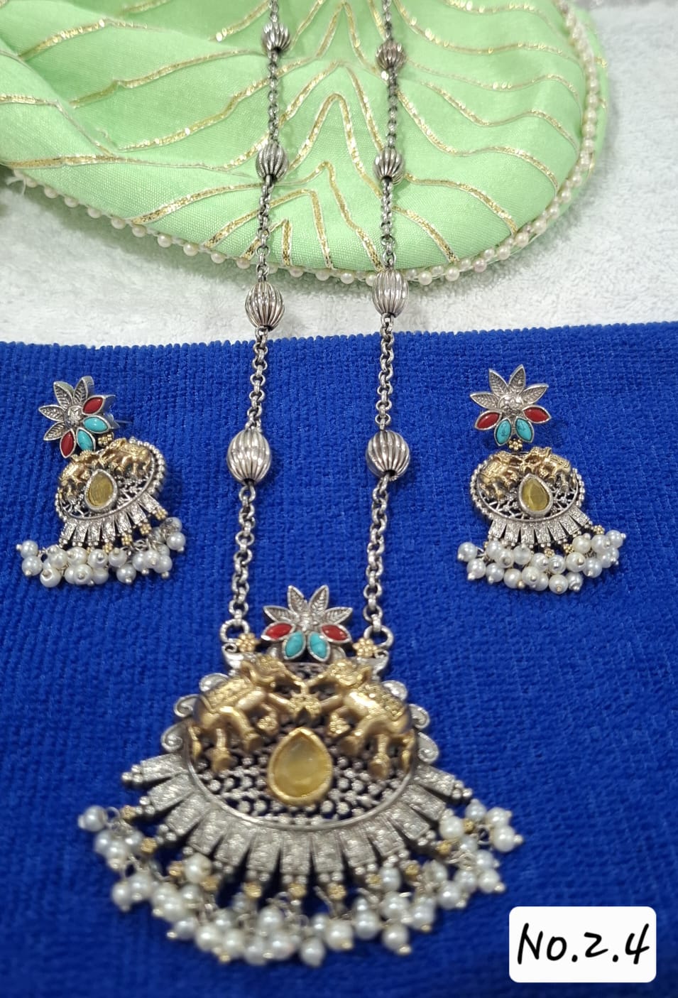 ANTIQUE DUAL TONE LONG NECKLACE WITH EARRING