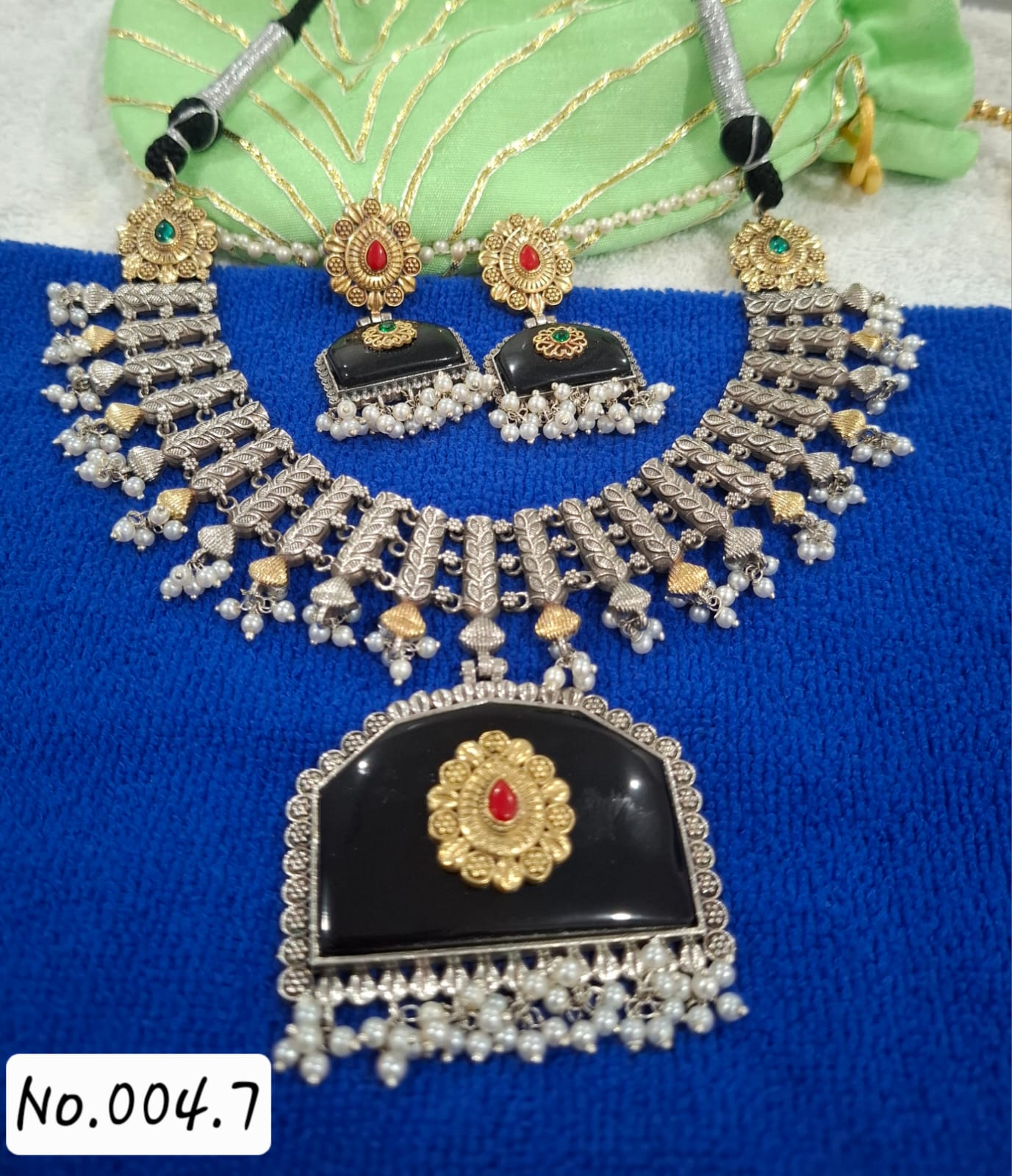 FUSION TRENDY NECKLACE WITH EARRING - BLACK