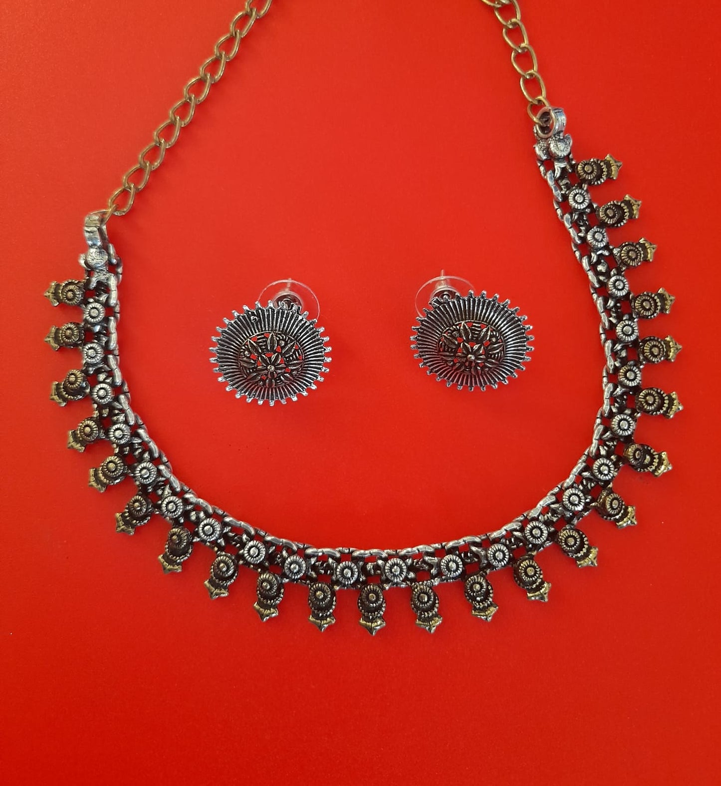 OXIDISED DUAL TONE CHOKER WITH EARRING