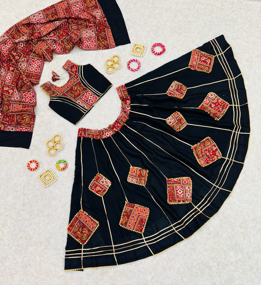 KID REYON  LEHENGA READY TO WEAR - SIZE 36 - BLACK