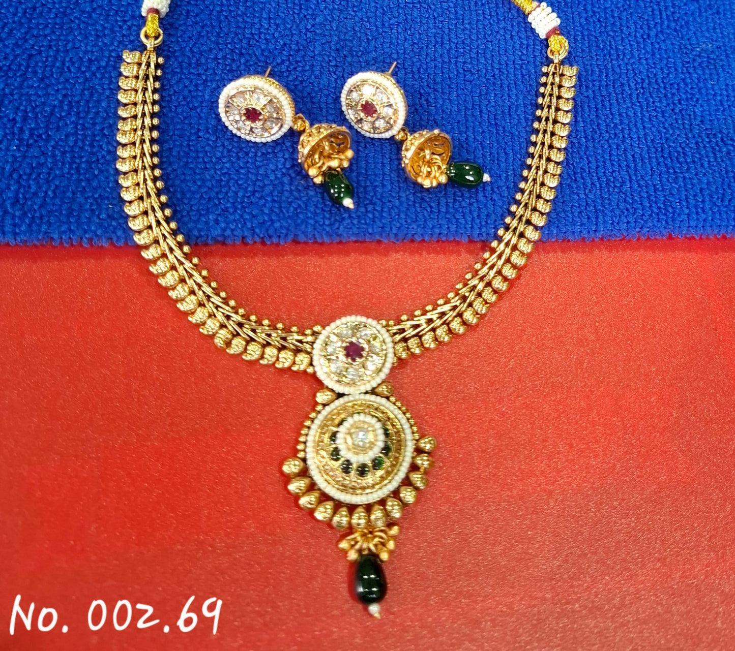 BEAUTIFUL ANTIQUE NECKLACE