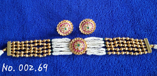 RUBY GREEN ANTIQUE HEAVY CHOKER WITH STUD