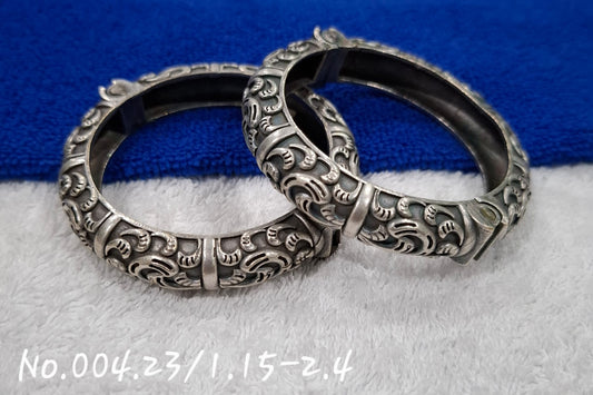 OXIDISED TRENDY SCREW KADA - 2.4/2.6