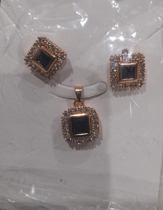 BEAUTIFUL EARRING WITH PENDANT