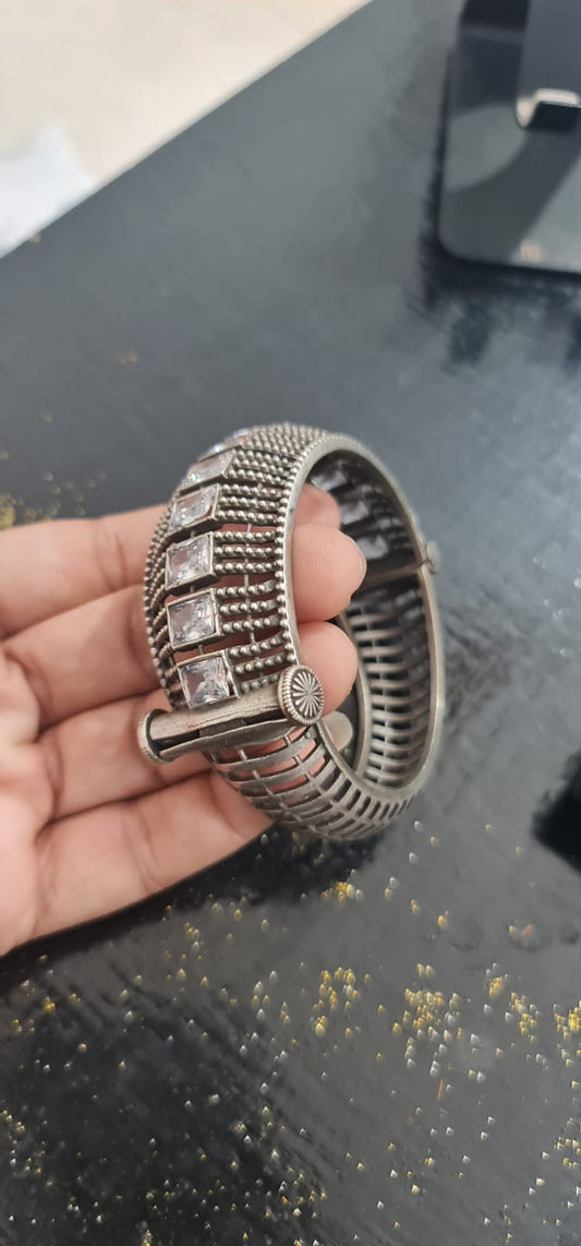 STATEMENT STONE  BEAUTIFUL OXIDISED KADA- SIZE 2.4/2.6