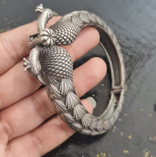OXIDISED STATEMENT PEACOCK KADA