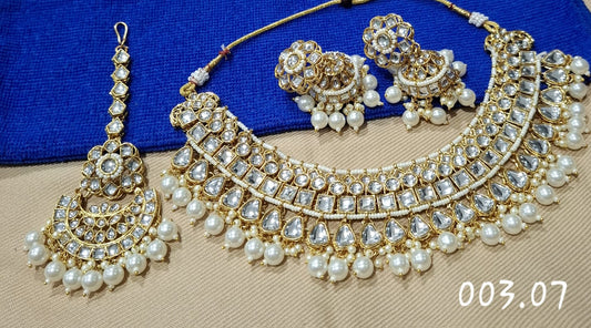 TRENDY KUNDAN HEAVY NECKLACE EARRINGS WITH MANG TIKA