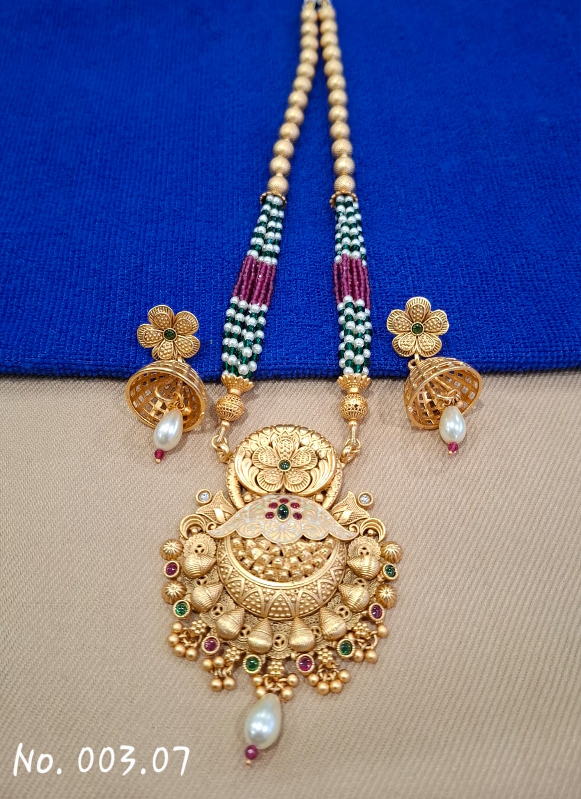 BEAUTIFUL ANTIQUE HIGH GOLD LONG NECKLACE