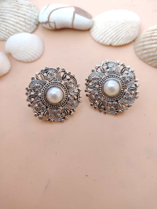 BEAUTIFUL OXIDISED STUD