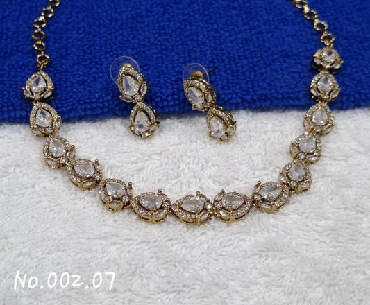 TRENDY BEAUTIFUL AD NECKLACE WIITH EARRING