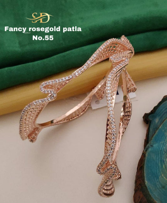 ROSE GOLD FASHIONABLE BANGLE