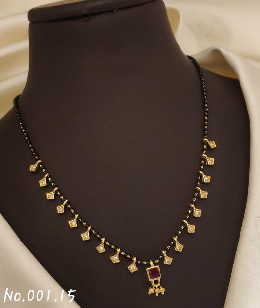 BEAUTIFUL NECKPIECE UNIQUE DESIGN