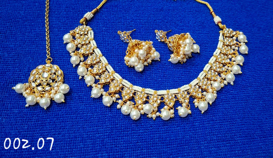 TRENDY CLEAR GOLD NECKLACE EARRINGS WITH MANG TIKA