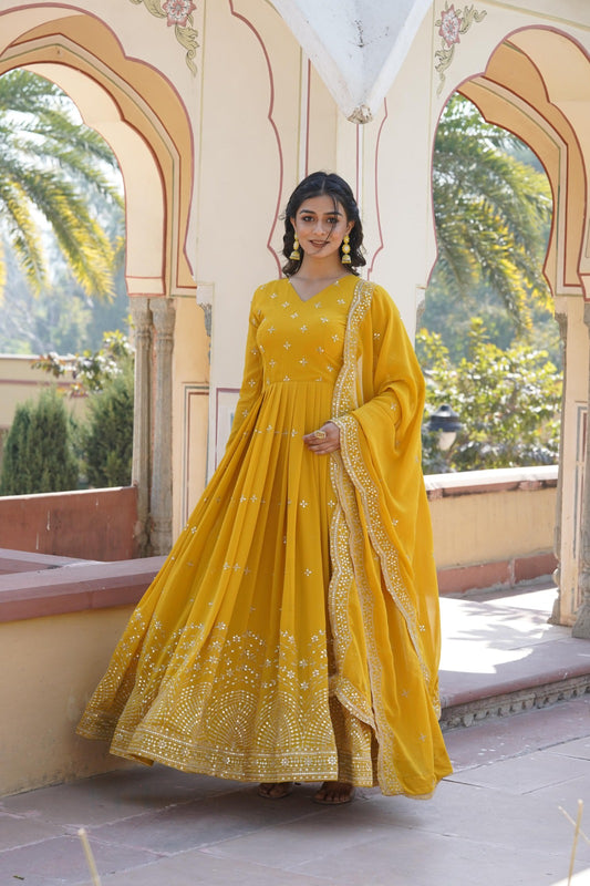 BEAUTIFUL ATTRACTIVE PARTY WEAR GOWN