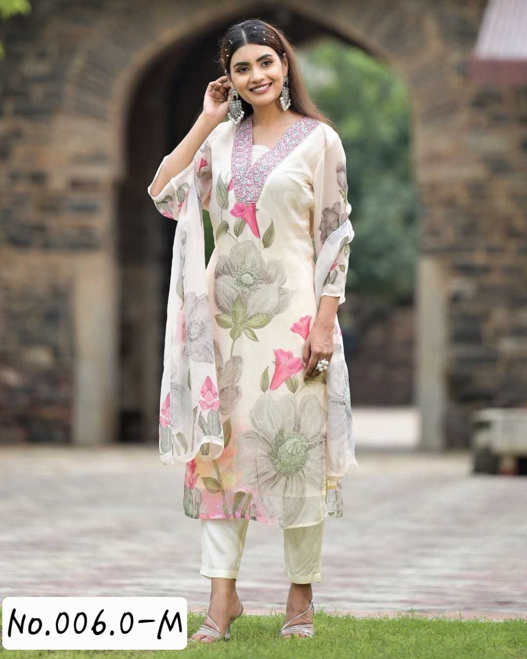 TRENDY SALWAR KAMEEZ SUIT FLORAL